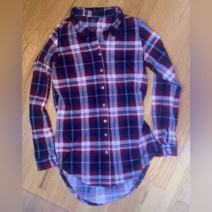 Women’s Small Flannel.